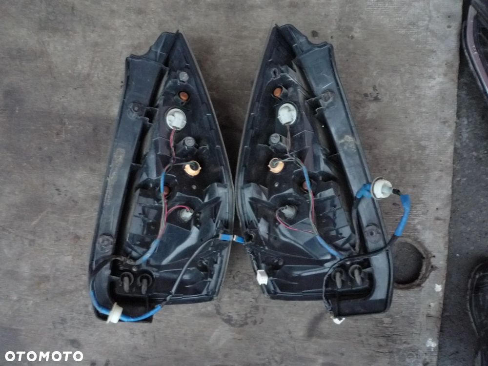 MAZDA 5 I LIFT LAMPA TYLNA PRAWA - 4