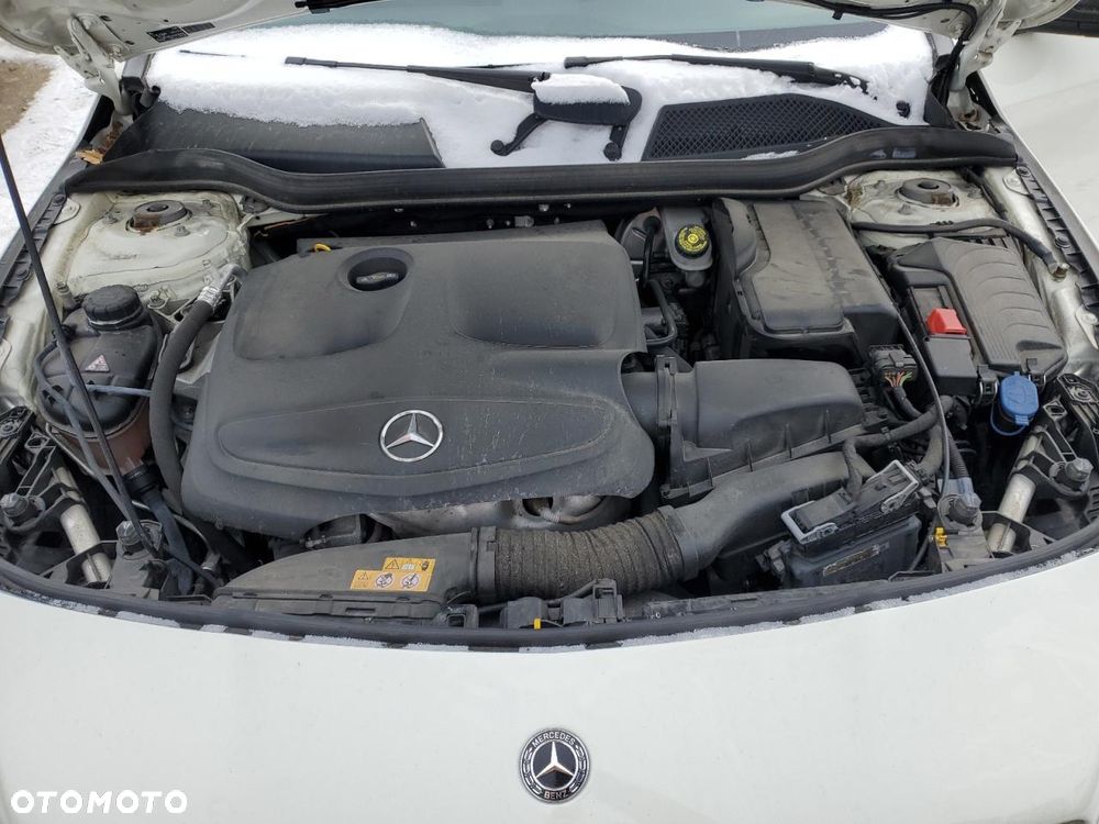 Mercedes-Benz CLA 250 4Matic 7G-DCT AMG Line - 10