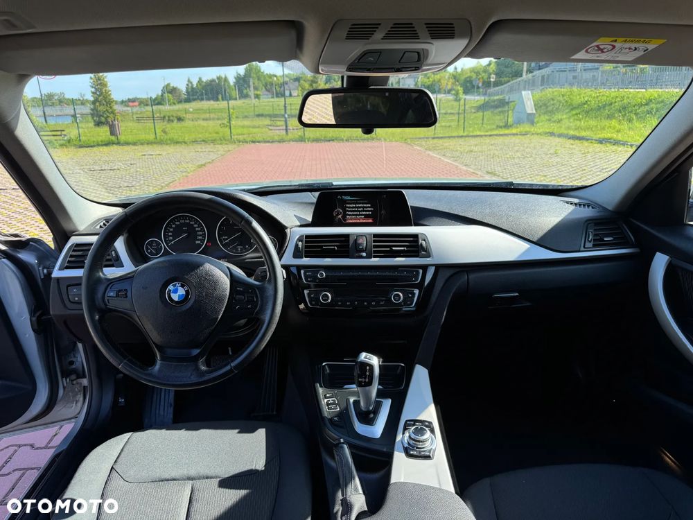 BMW Seria 3 320d Sport Line - 14