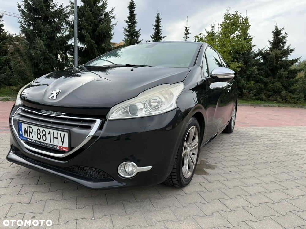 Peugeot 208 2012 photo 3