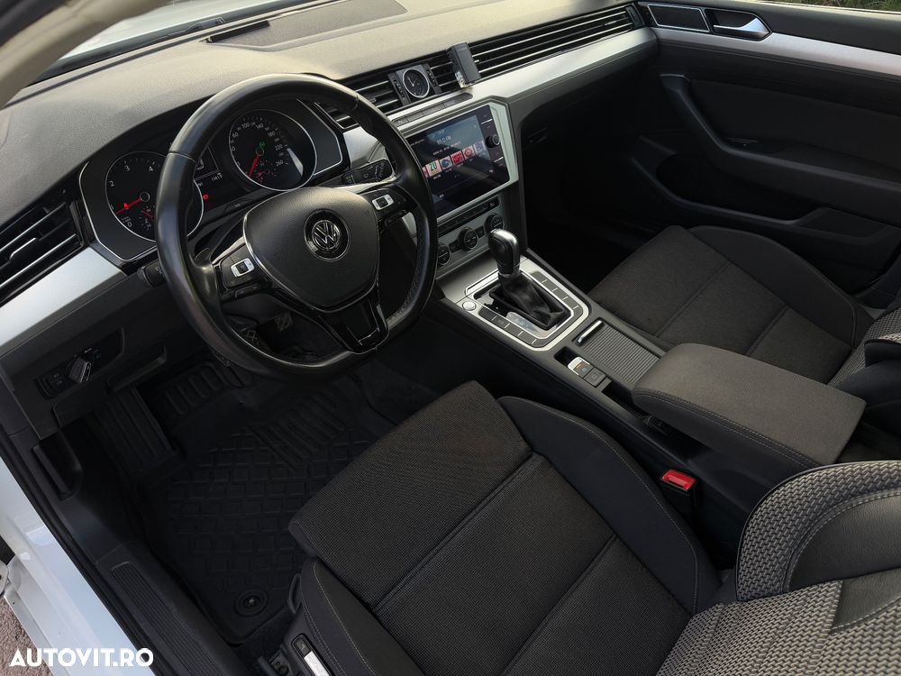 Volkswagen Passat Variant 2.0 TDI DSG Highline - 15