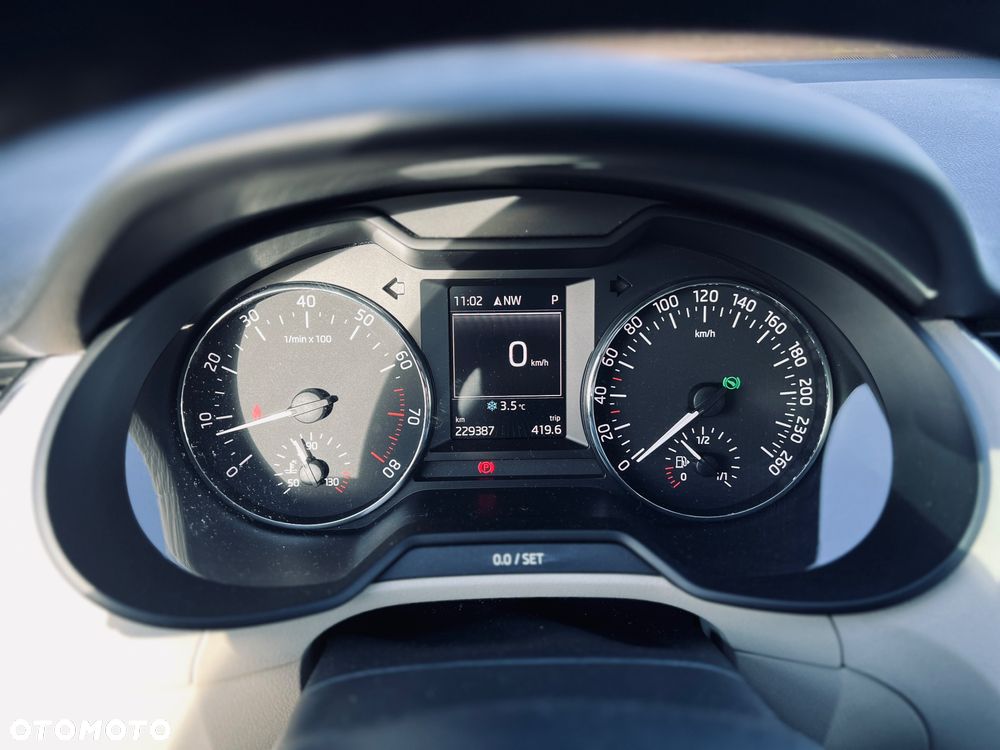 Skoda Octavia 1.4 TSI Edition DSG - 6