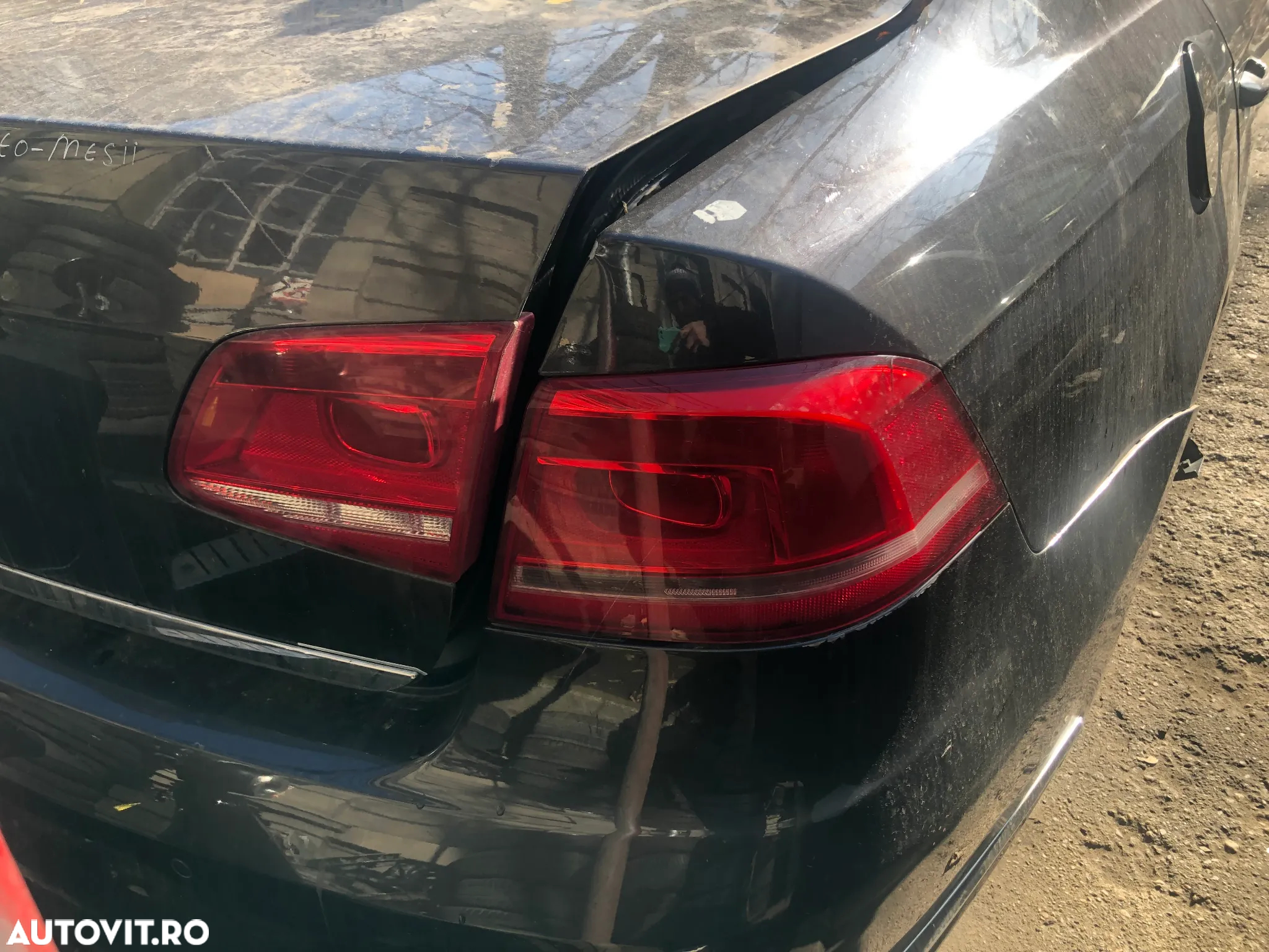 Lampa stop tripla aripa haion portbagaj VW Volkswagen Passat B7 berlina 2011 - 2