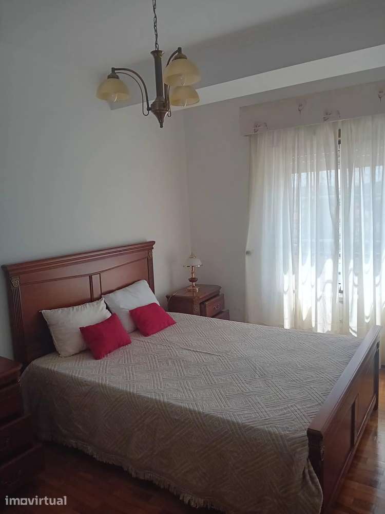 Excelente T2 com Garagem | Suite | Varanda | 10 min do Santuário - Grande imagem: 2/12