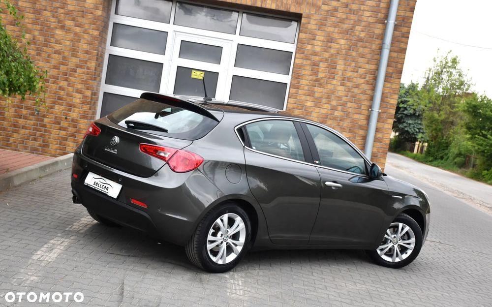 Alfa Romeo Giulietta 1.6 JTDM Distinctive - 35