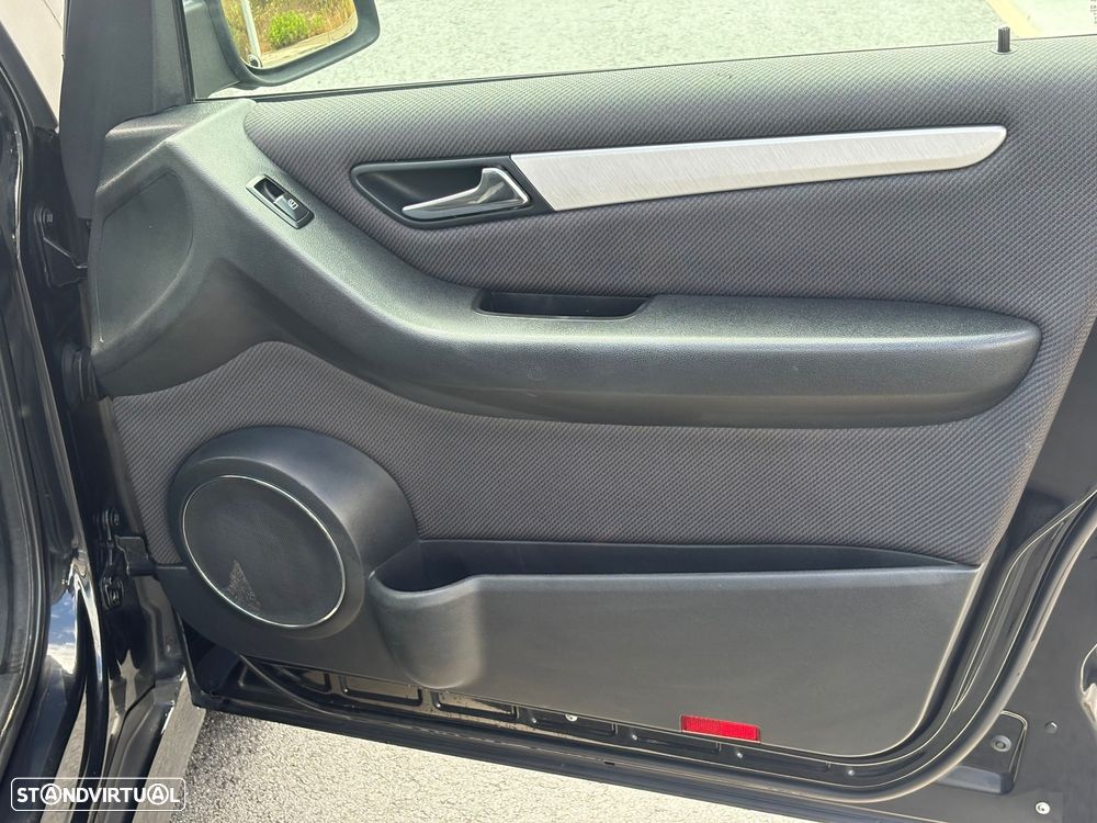 Mercedes-Benz B 180 CDI - 14