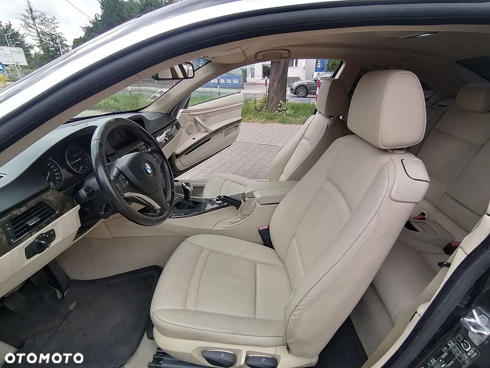 BMW Seria 3 320d Coupe - 23