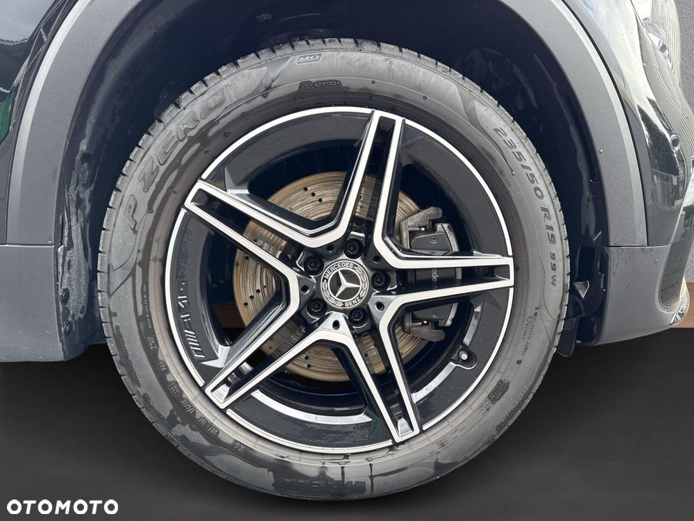 Mercedes-Benz GLB - 11