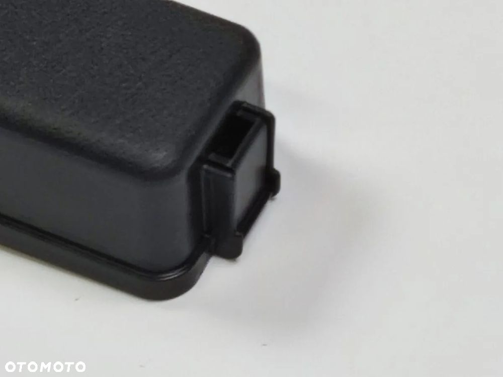 MITSUBISHI OUTLANDER PHEV 20-22r Pokrywa Skrzynki Bezpieczników - 3