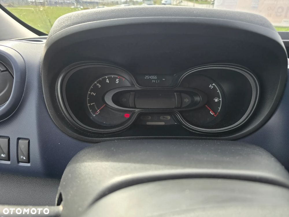 Opel Vivaro - 9