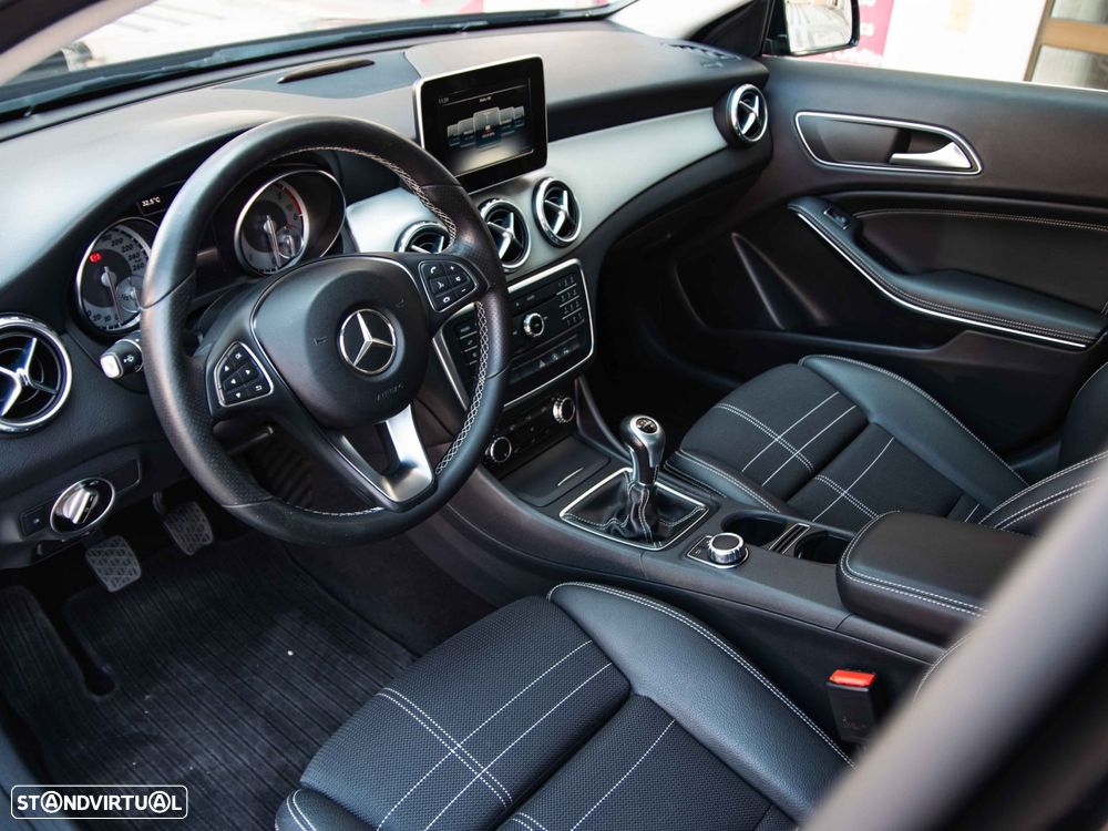 Mercedes-Benz GLA 180 CDI Urban - 17