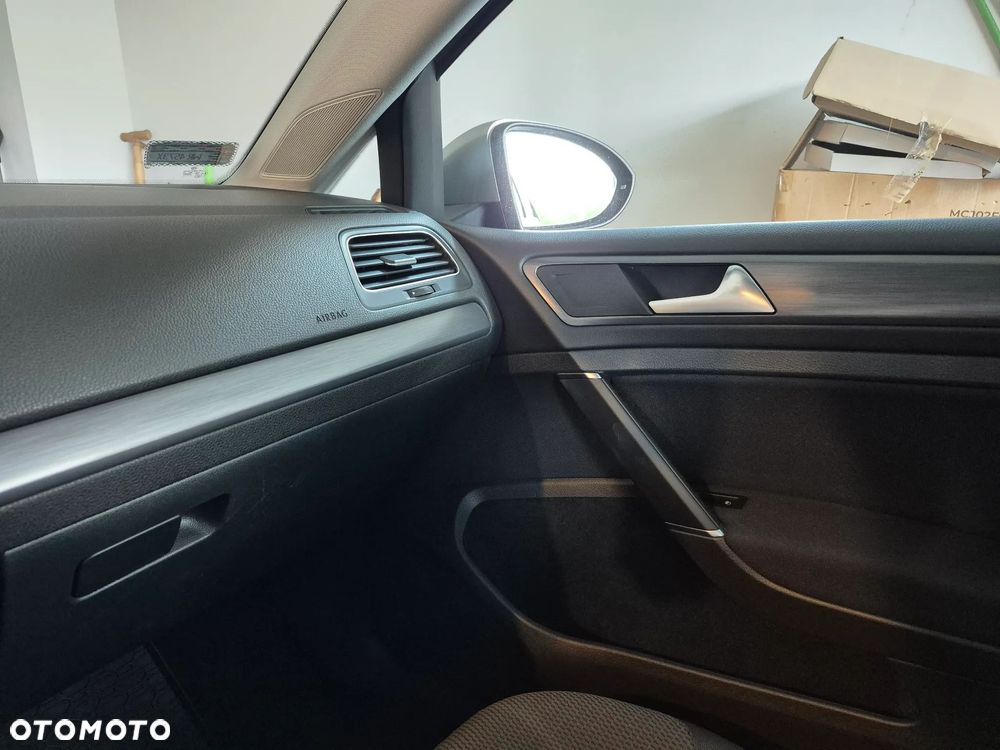 Volkswagen Golf 1.0 TSI BMT Comfortline - 9