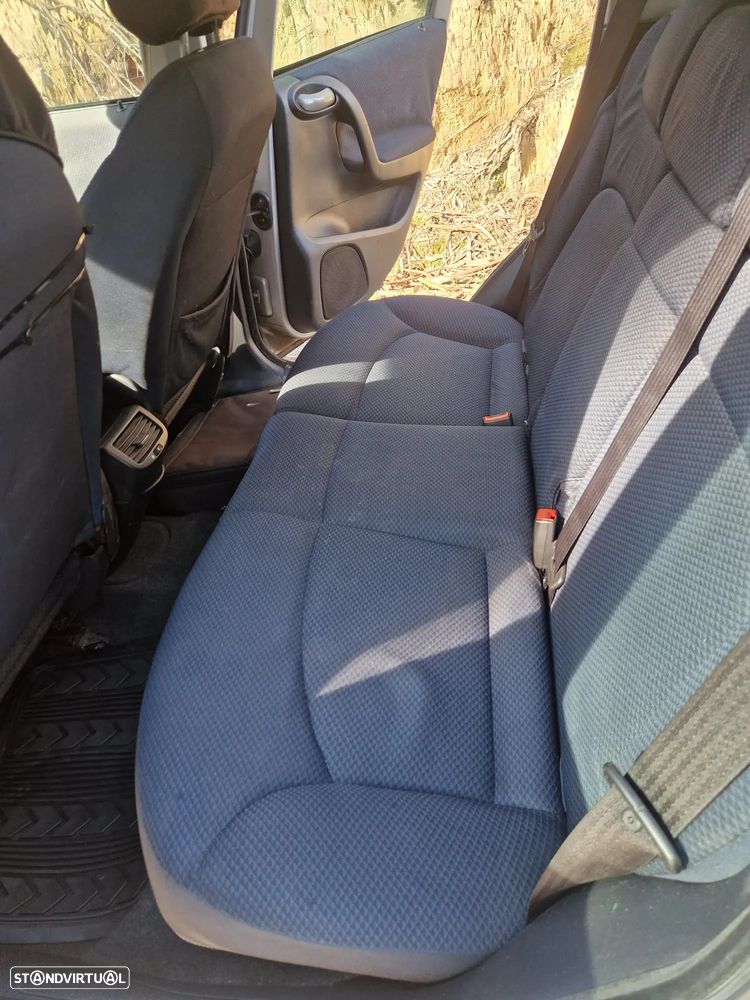 Fiat Stilo Multiwagon 1.9 JTD Active - 3