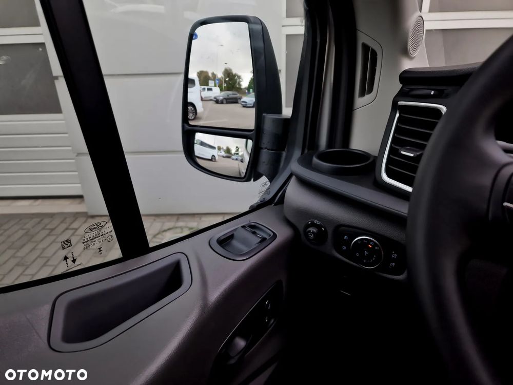 Ford Transit - 17