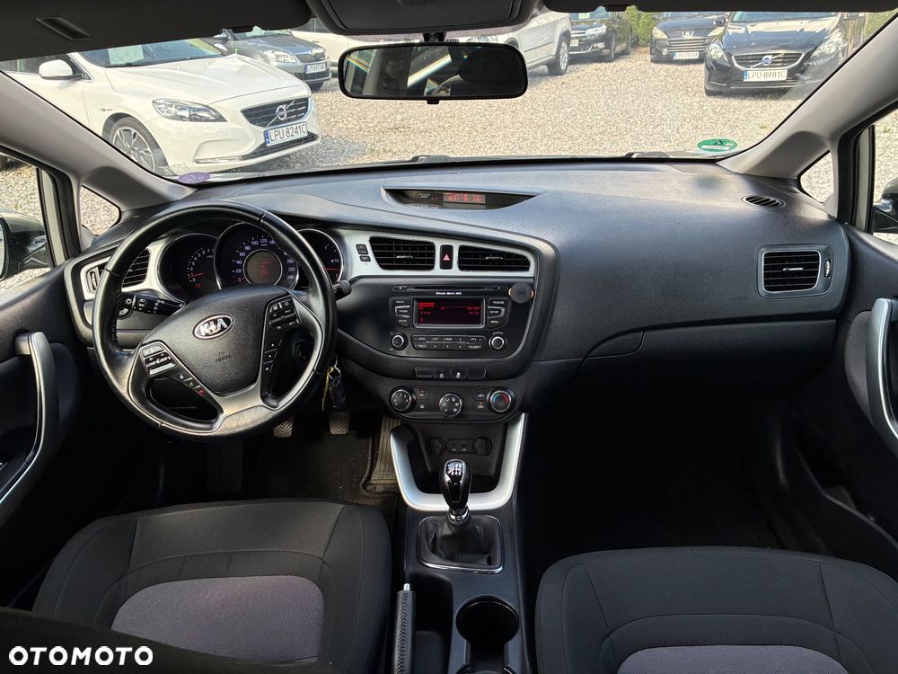 Kia Ceed 1.6 GDI Dream-Team Edition - 13