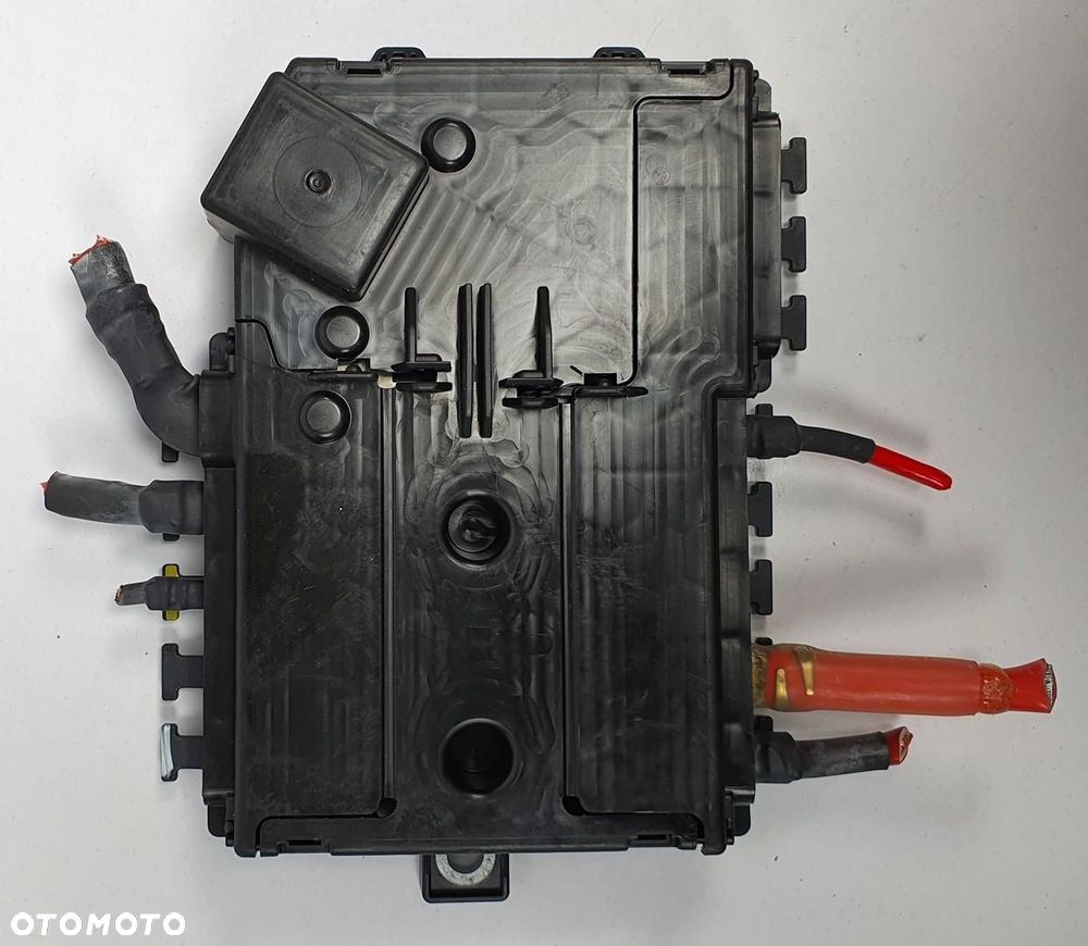 SKRZYNKA BEZPIECZNIKÓW ROZDZIELACZ NAPIĘCIA MERCEDES W213 A2135401115 - 1