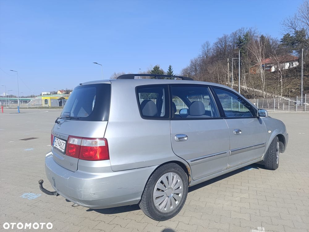 Kia Carens - 5