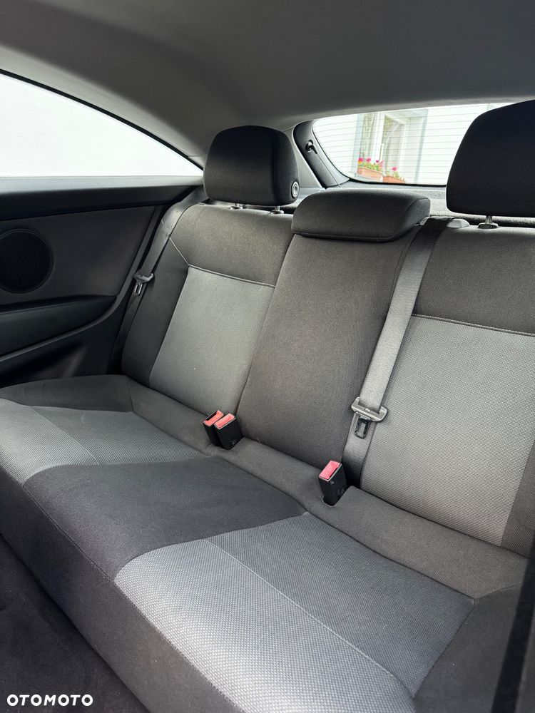 Opel Astra GTC 1.6 Cosmo - 17