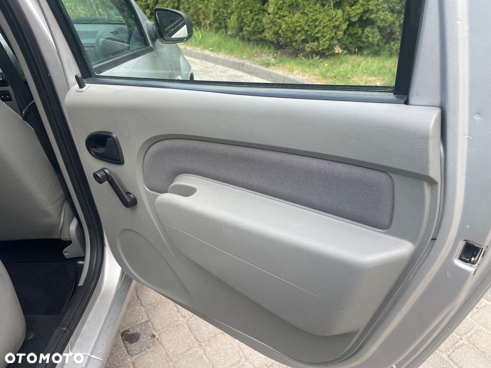 Dacia Logan 1.6 Ambiance - 24