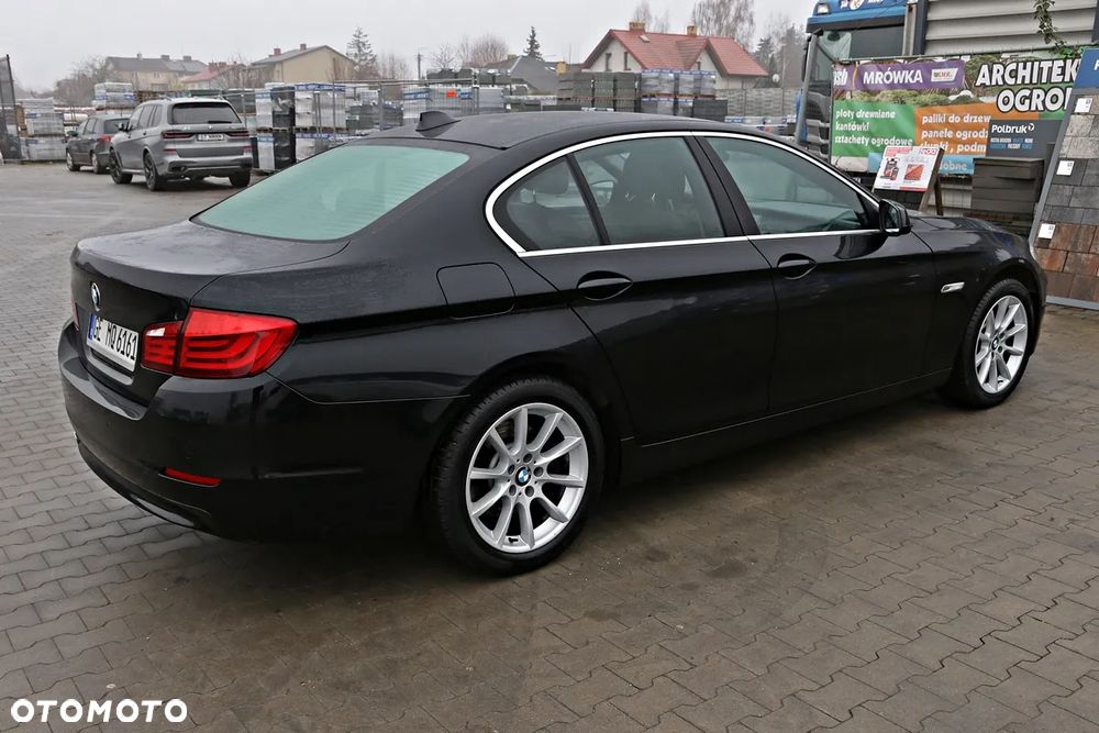 BMW Seria 5 528i - 15