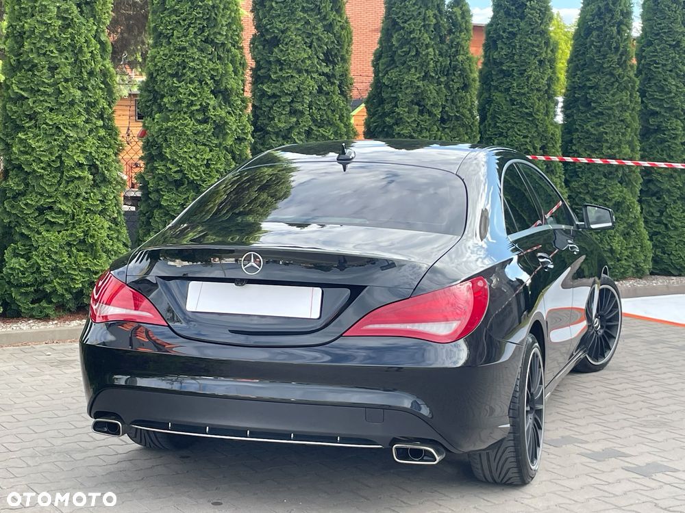 Mercedes-Benz CLA 180 AMG Line - 12