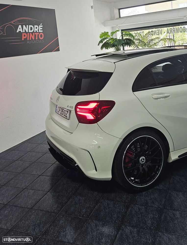 Mercedes-Benz A 45 AMG 4Matic Speedshift 7G-DCT Yellow Night Edition - 25