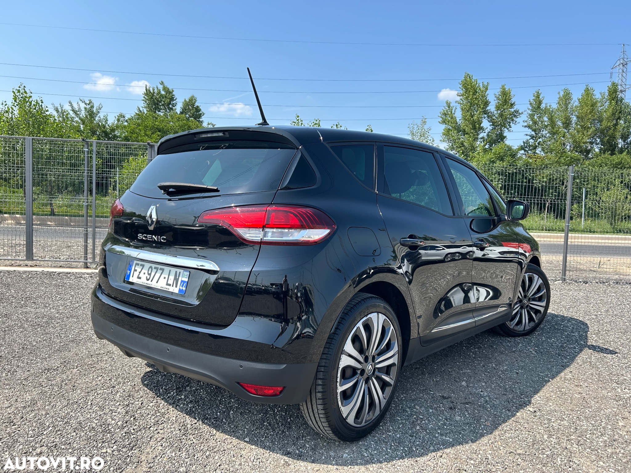 Renault Scenic BLUE dCi 120 BUSINESS EDITION - 3