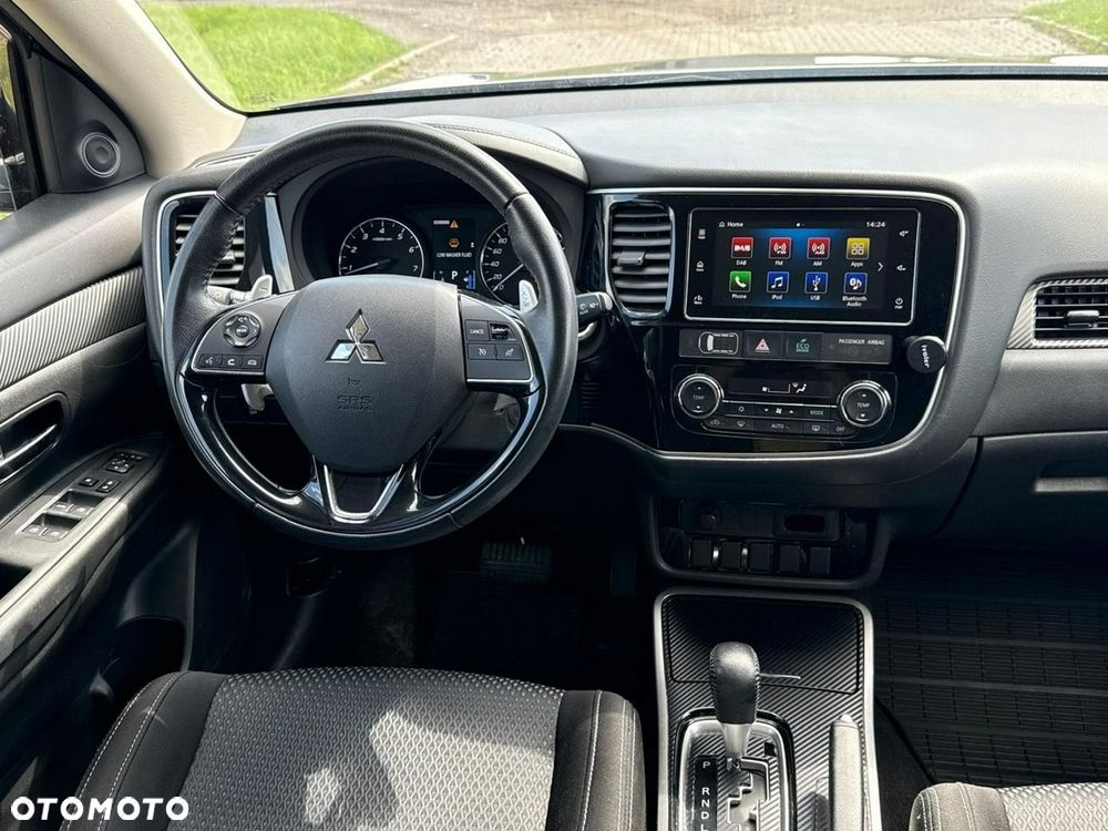 Mitsubishi Outlander 2.0 Intense Comfort 4WD CVT - 29