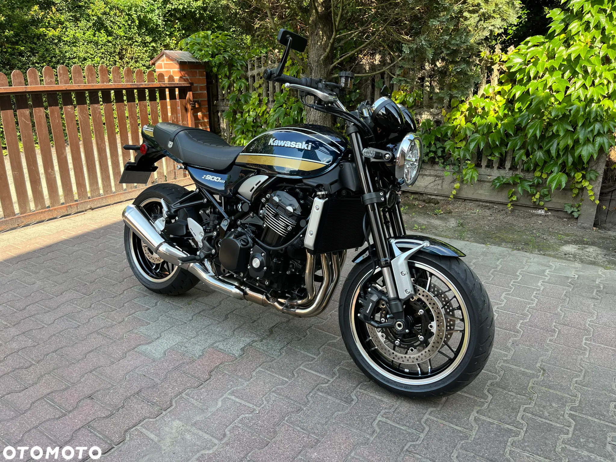 Kawasaki Z 900 RS - 2