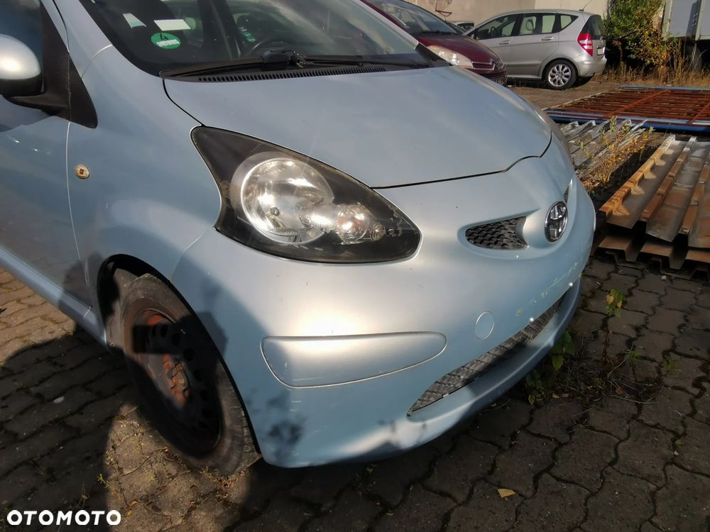 Części Toyota Aygo I 1.0B 1KR-B52 Lakier 8R0 - 10