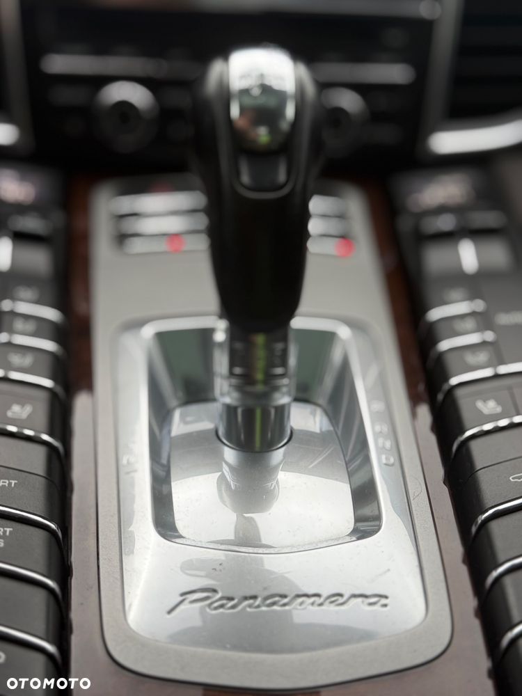 Porsche Panamera 4S - 35