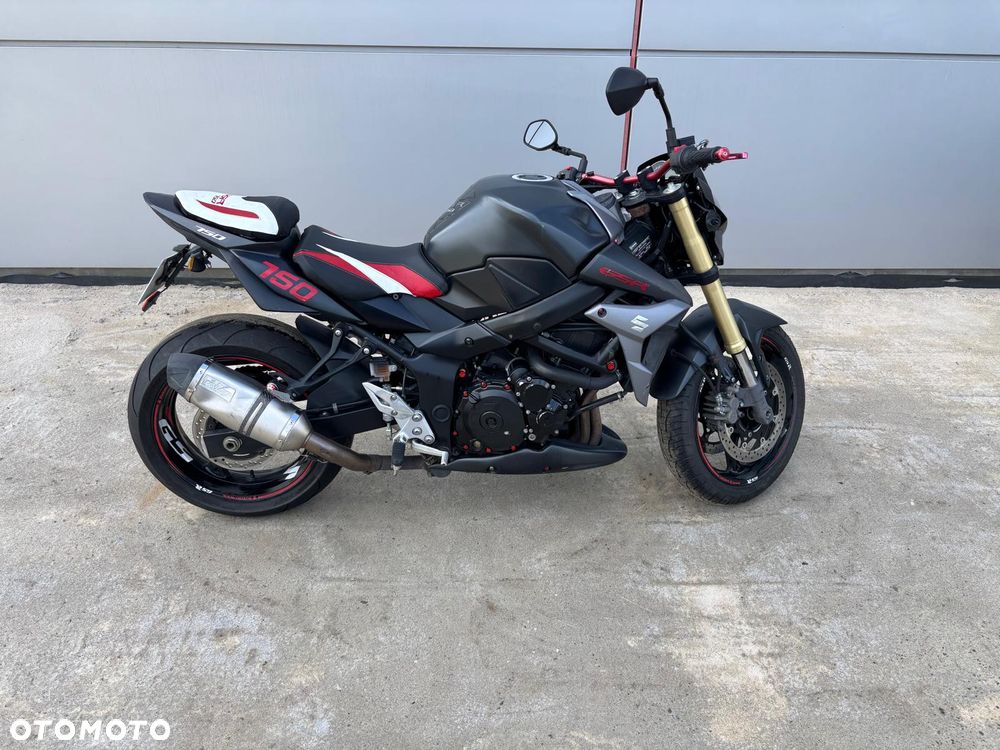 Suzuki GSR - 1