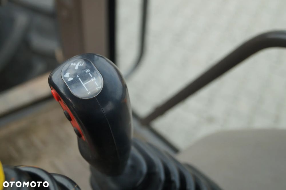 Renault Ares 556 RZ - 13