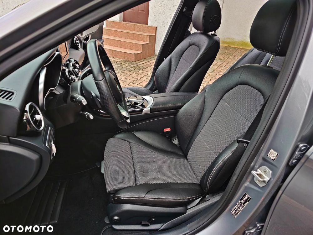Mercedes-Benz Klasa C 180 T Kompressor Automatik BlueEFFICIENCY Avantgarde - 31