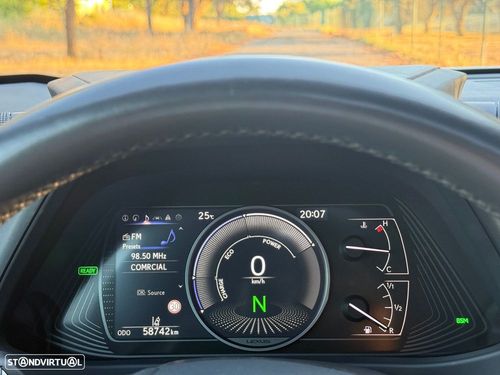 Lexus UX 250h F Sport - 47