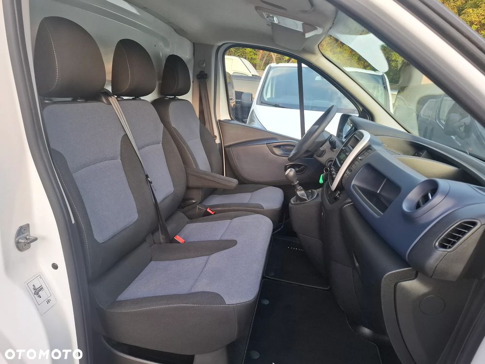 Opel Vivaro 2018 L2H2 MAXI * klima 3osobowy - 24