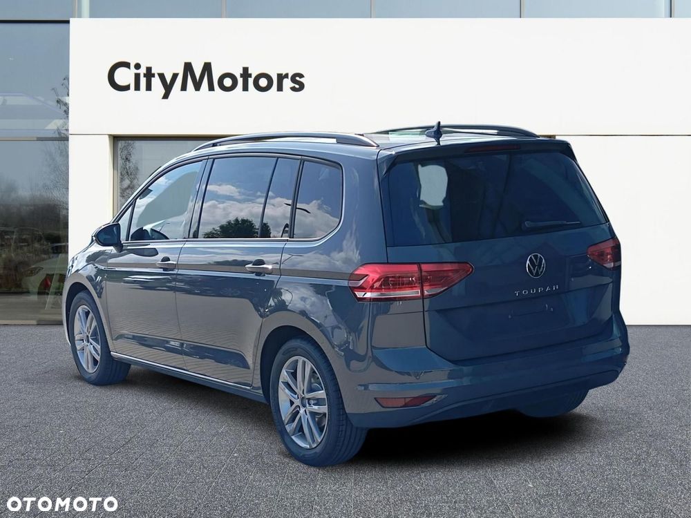 Volkswagen Touran - 10