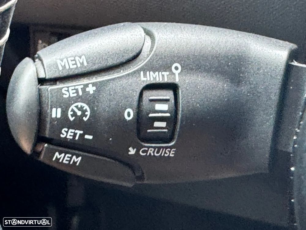 Peugeot e-208 Active Pack - 17