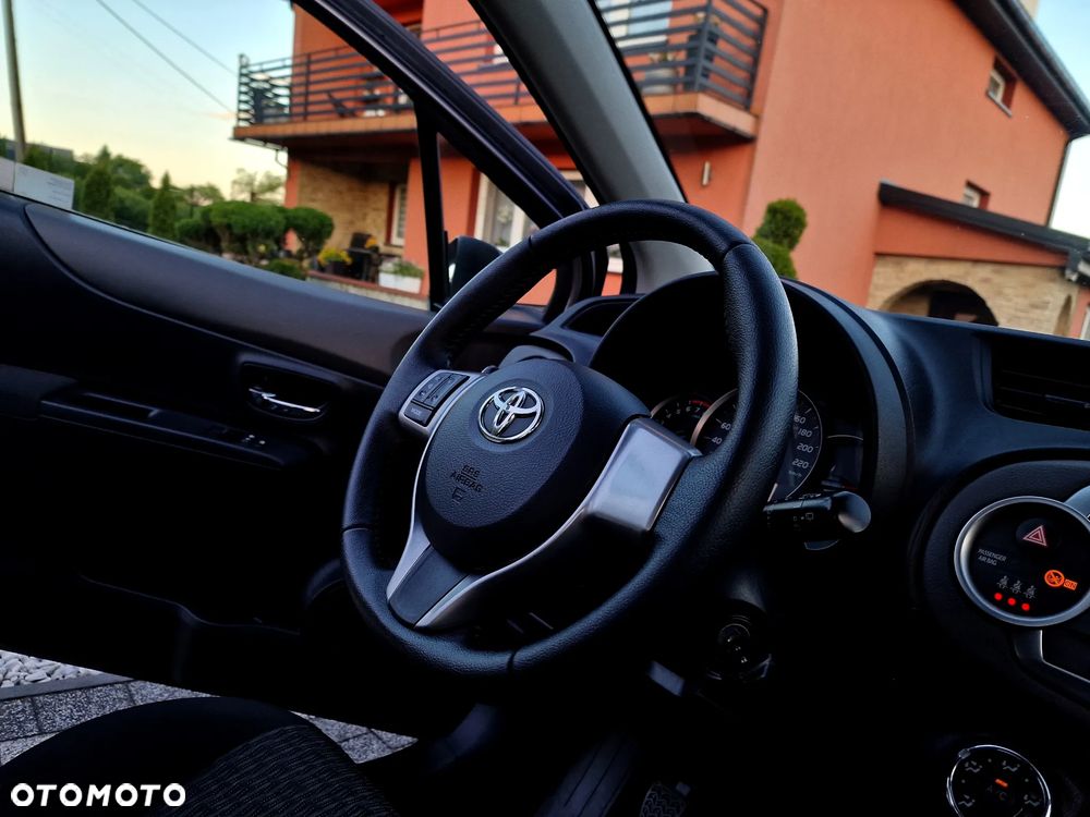 Toyota Yaris 1.0 Sol - 13