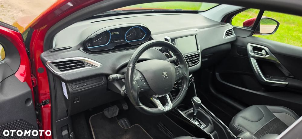 Peugeot 2008 1.2 Pure Tech Allure S&S EAT6 - 20
