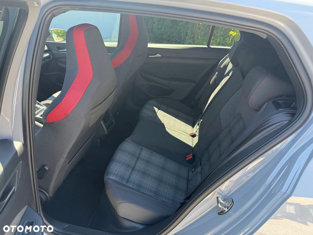 Volkswagen Golf - 9
