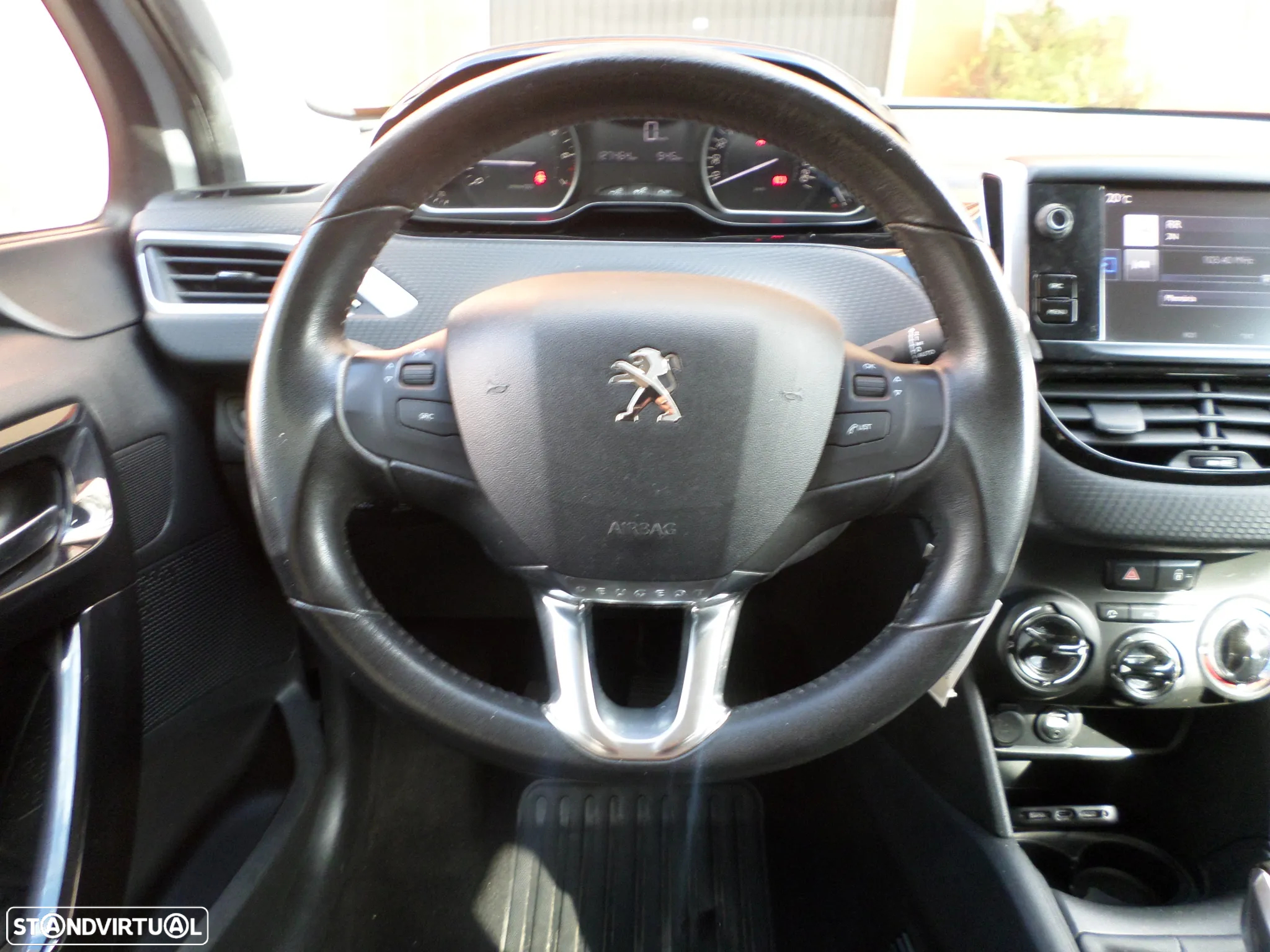 Peugeot 208 1.2 PureTech Style - 8