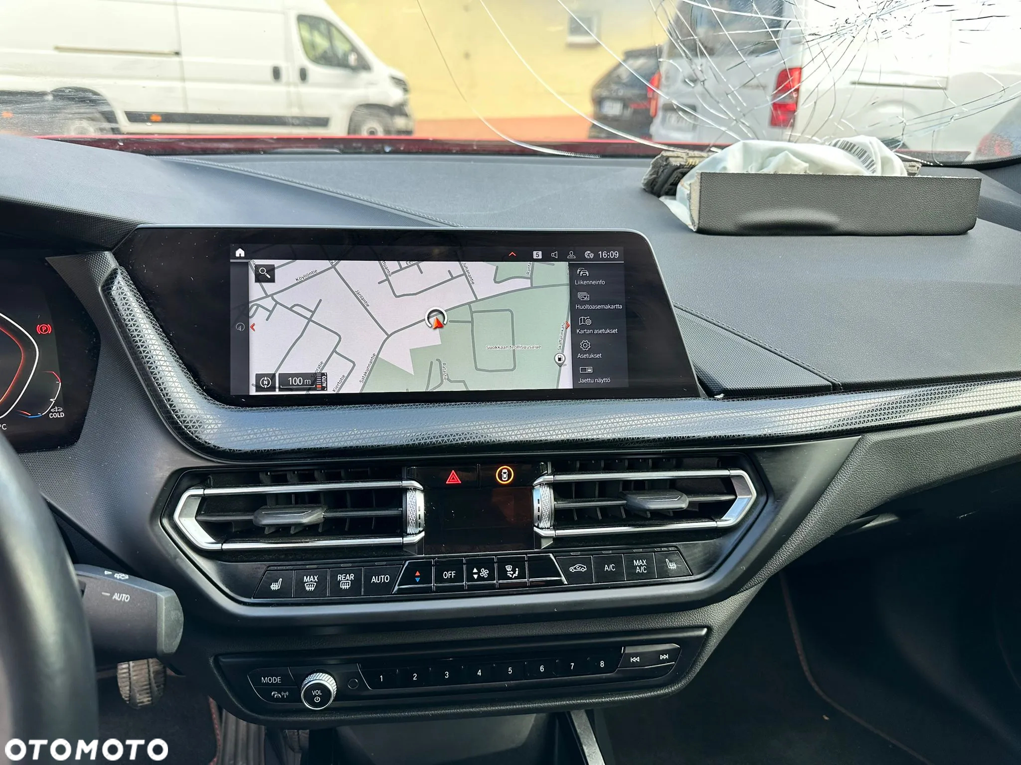 BMW Seria 2 218d - 17