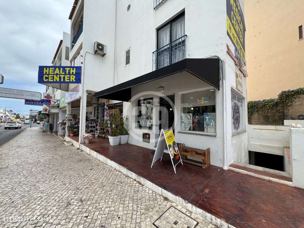 Loja de Esquina com 2 Pisos e Elevado Potencial de Investimento - S... - Grande imagem: 3/32