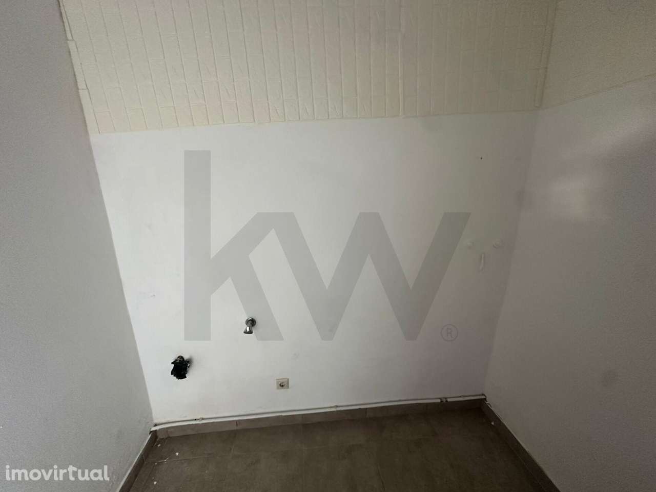 Imóvel com Afetação Comercial - Vila do Porto - Grande imagem: 5/19