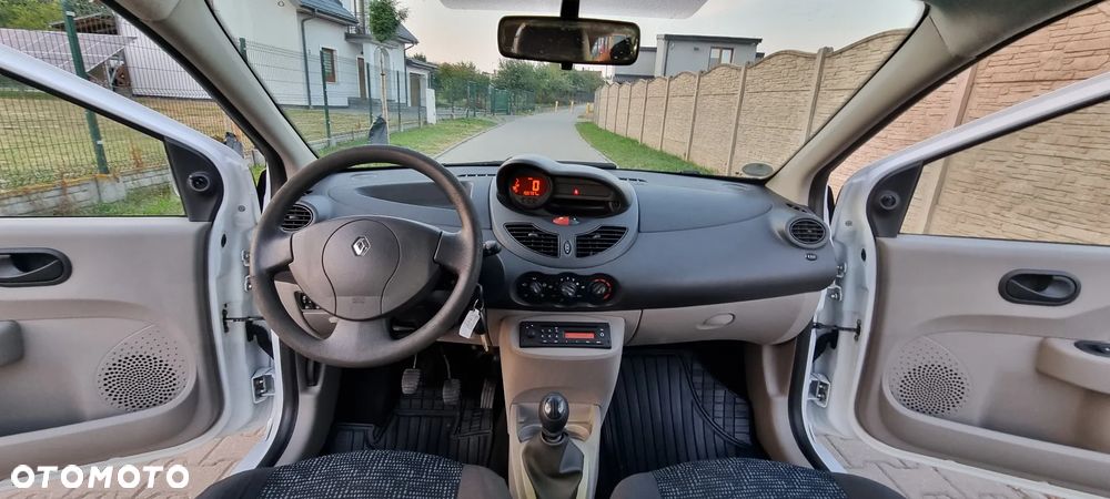 Renault Twingo 1.2 8V Authentique - 19