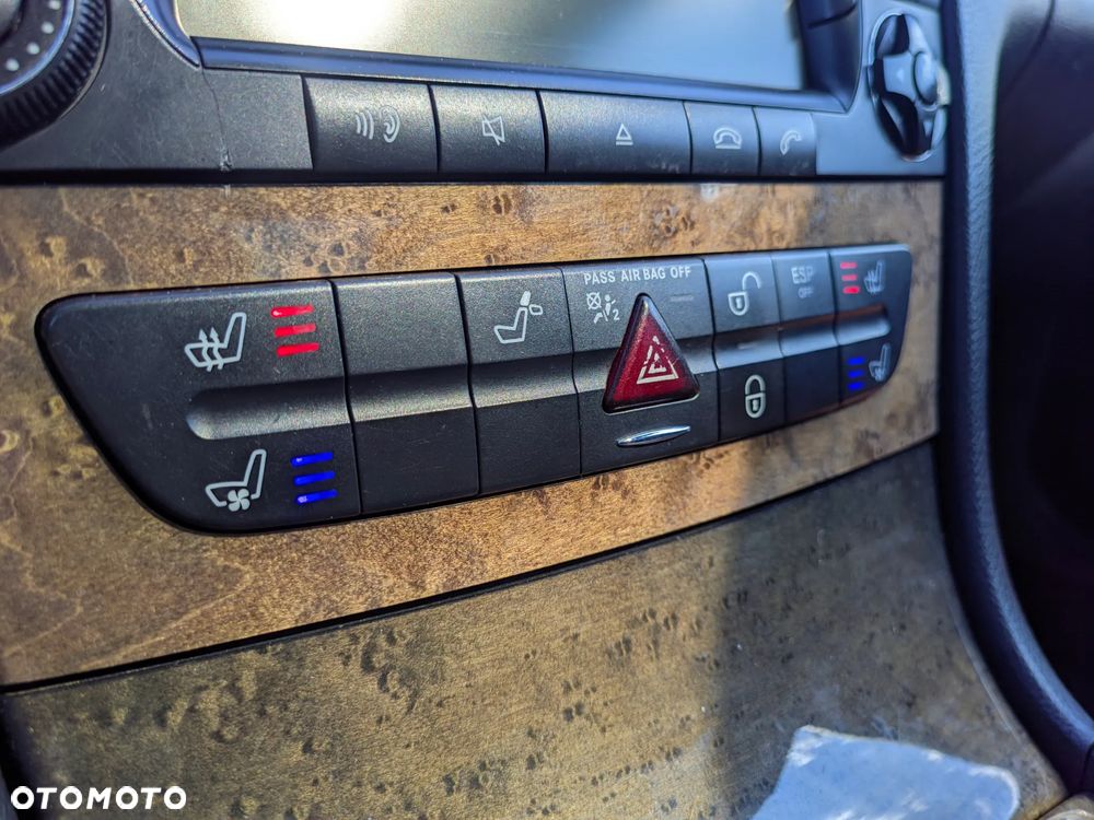 Mercedes-Benz Klasa E 300 BLUETEC Avantgarde - 21