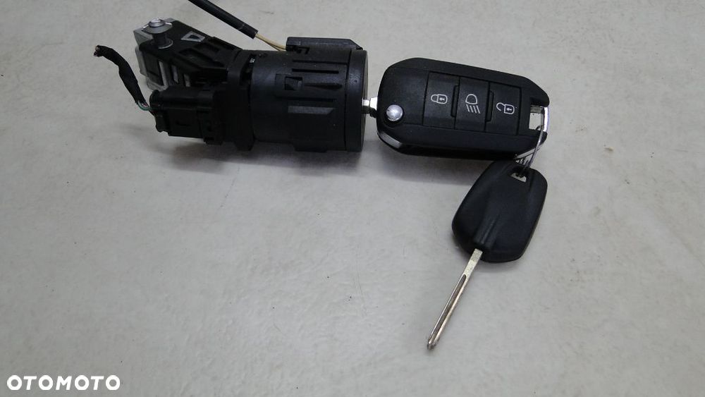 PEUGEOT 208 STACYJKA KLUCZYKI 1.6 E-HDI - 2