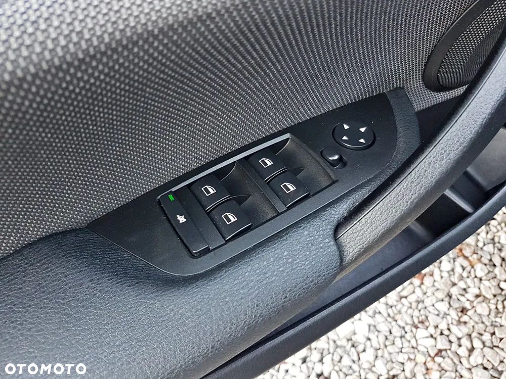 BMW X1 xDrive18d - 15