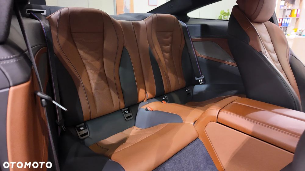 BMW Seria 8 M850i xDrive - 33